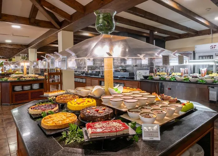 Gf Isabel Отель Адехе